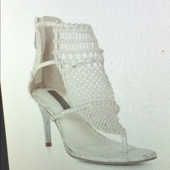 NWB BCBG Day Sandal Natural US8 EU38 Origin 325.00 - Picture 8 of 11